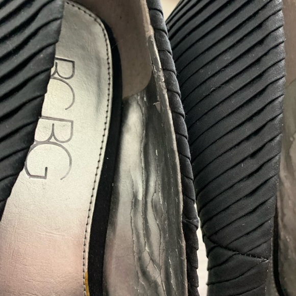 BCBG Heels - Size 7.5 - Picture 10 of 14